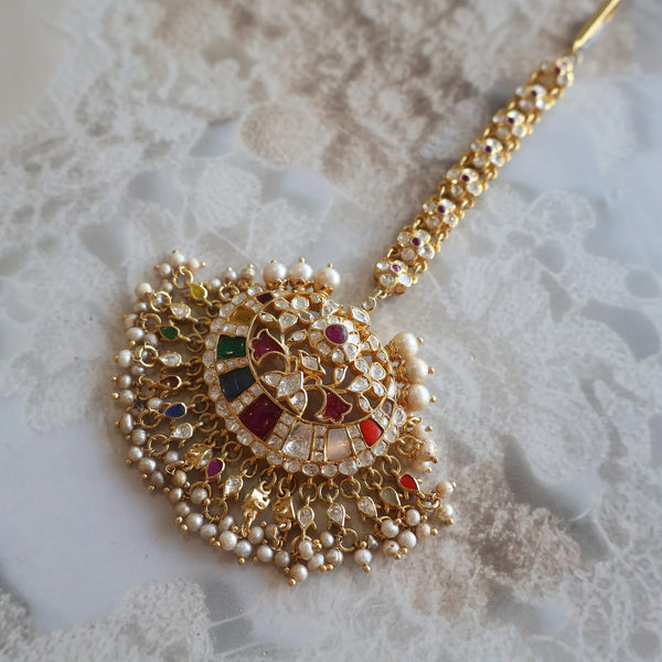 Navratna Maang Tikka