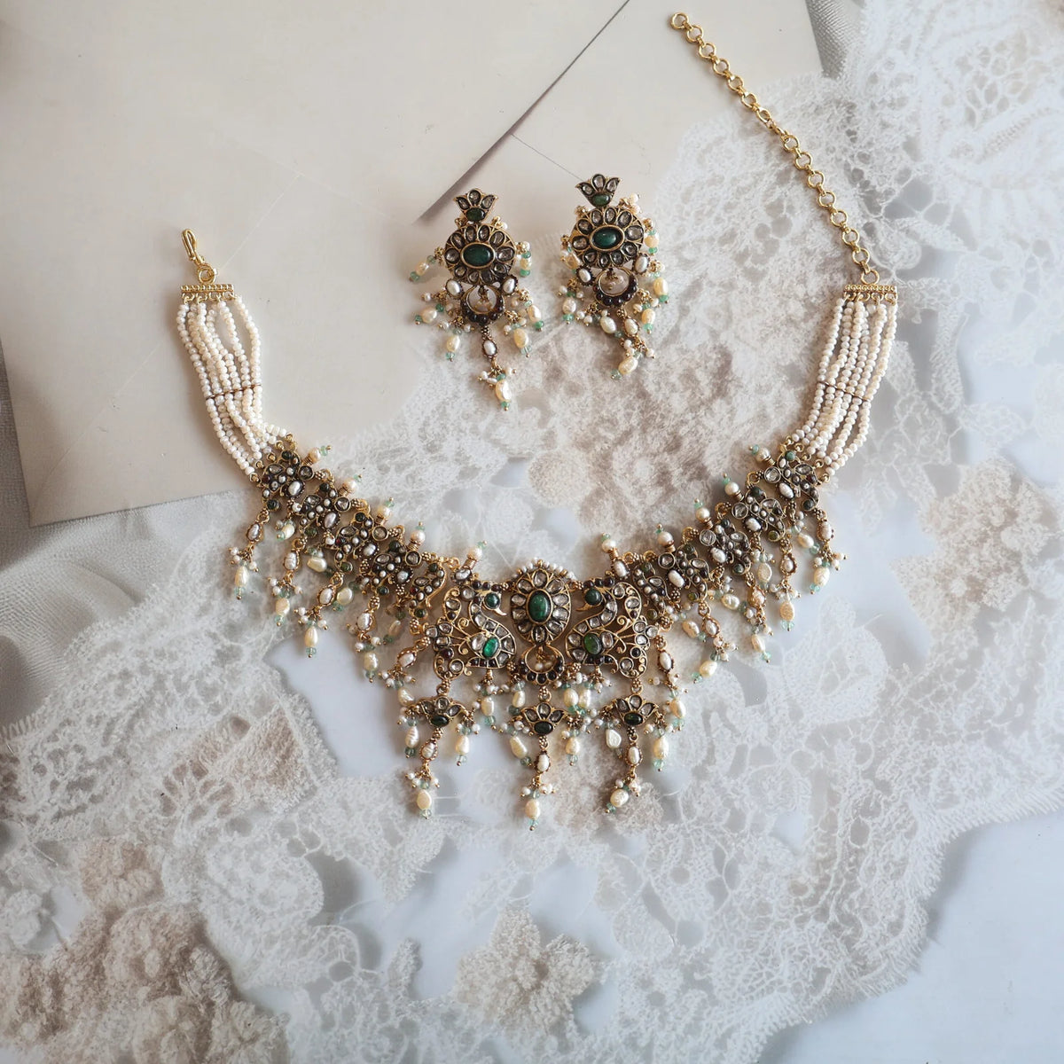 Choker set