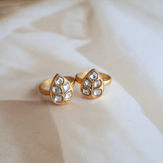 Toe rings