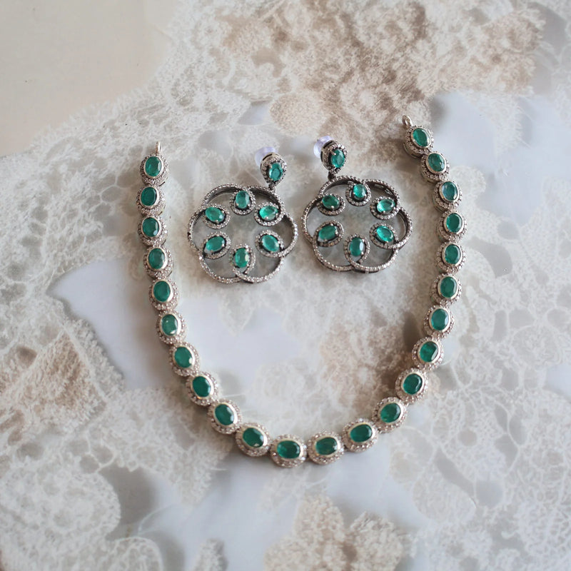 Choker set