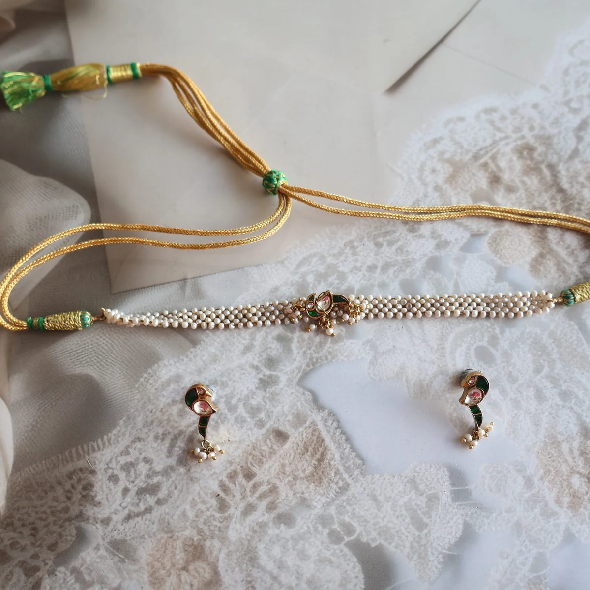 Choker set