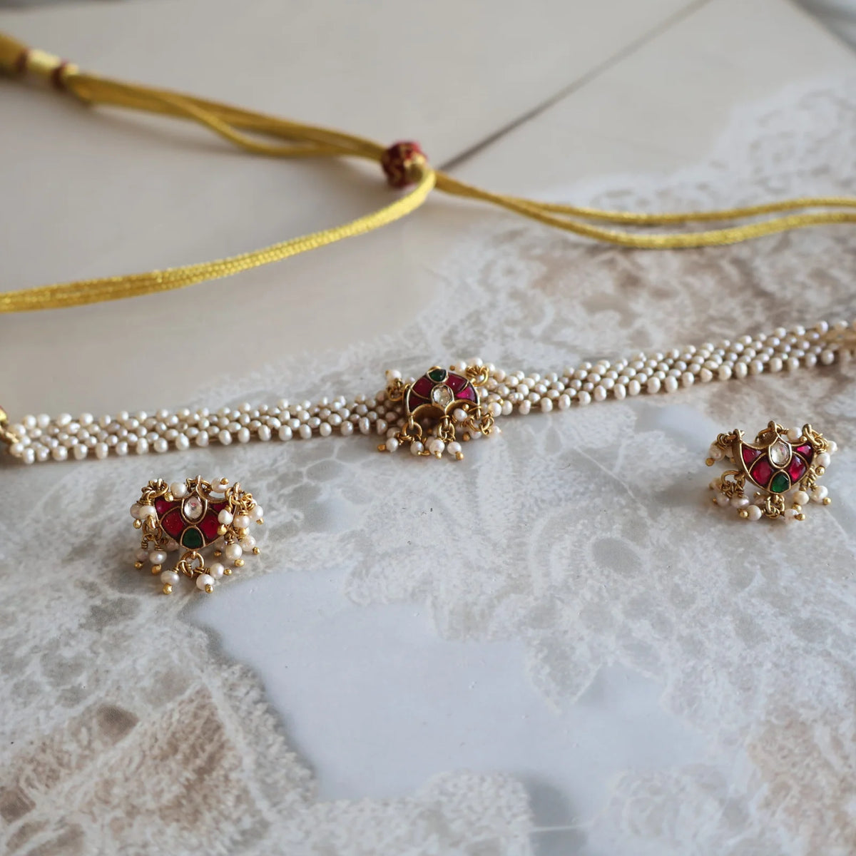Choker set